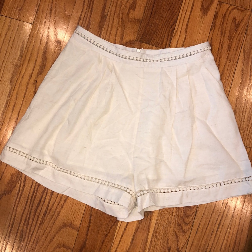 NWOT cirana linen shorts